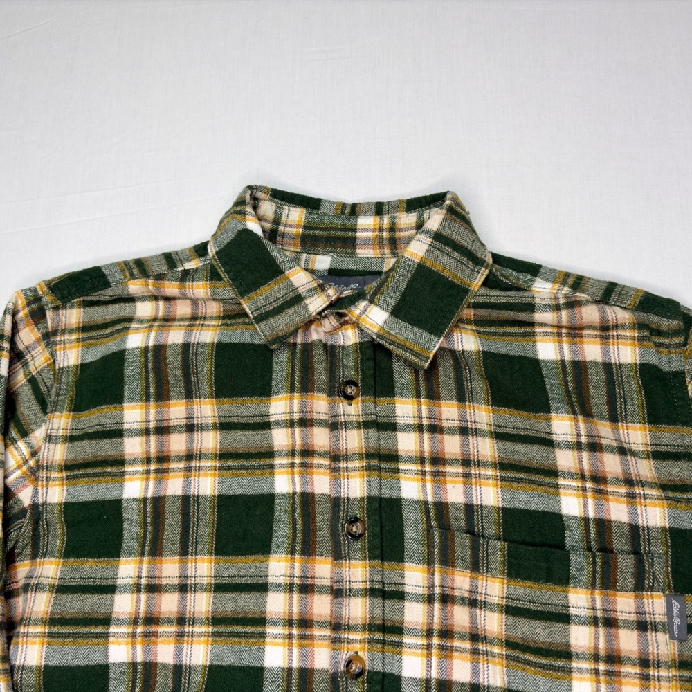 Eddie Bauer Mens Flannel Shirt Small Green Plaid Button Up Long Sleeve Casual